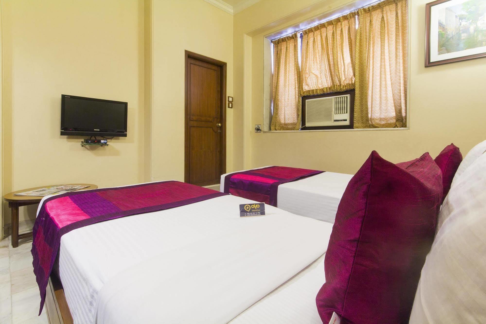 Hotel Ashray International, Sion - Near Bkc Мумбай Екстериор снимка