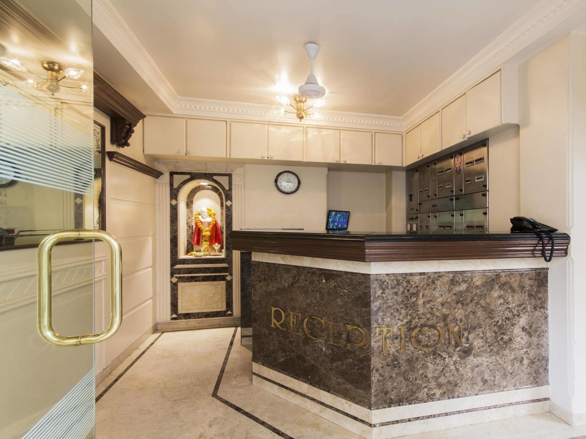 Hotel Ashray International, Sion - Near Bkc Мумбай Екстериор снимка