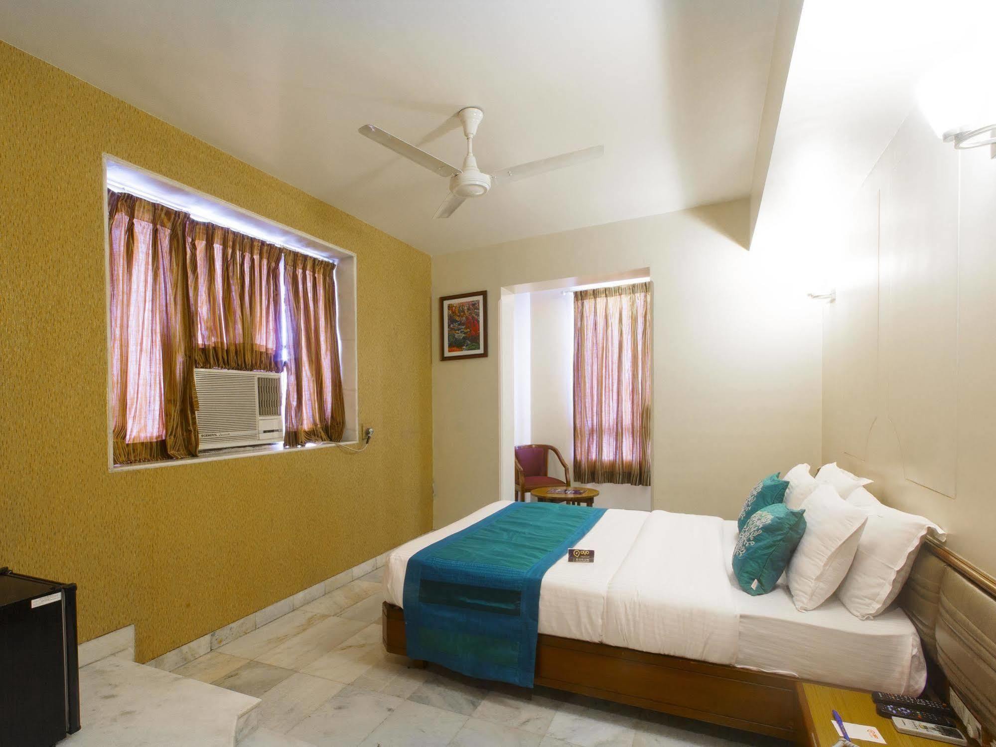Hotel Ashray International, Sion - Near Bkc Мумбай Екстериор снимка