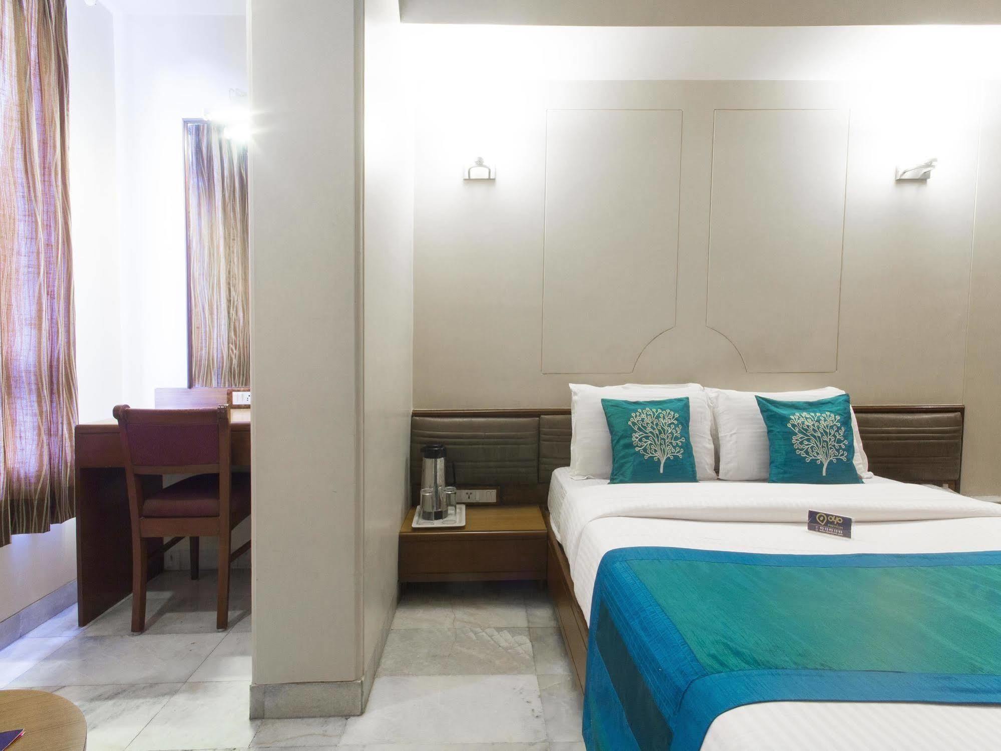 Hotel Ashray International, Sion - Near Bkc Мумбай Екстериор снимка