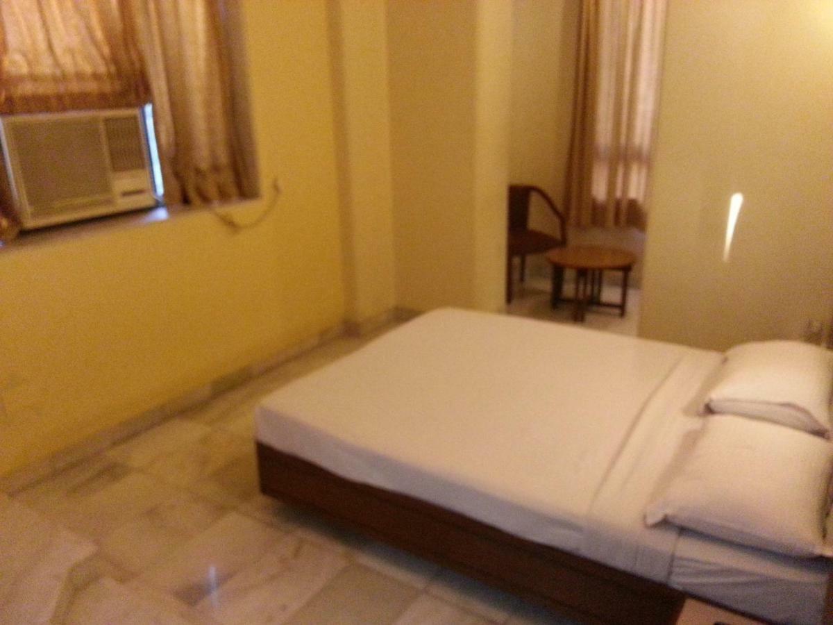 Hotel Ashray International, Sion - Near Bkc Мумбай Екстериор снимка